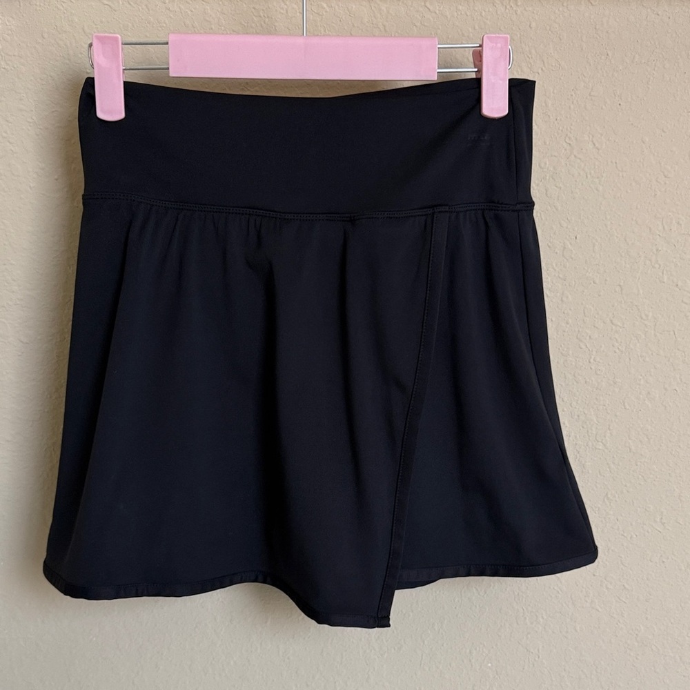 BNWOT Old Navy powersoft Women's Black Athletic wrap Shorts sz XS